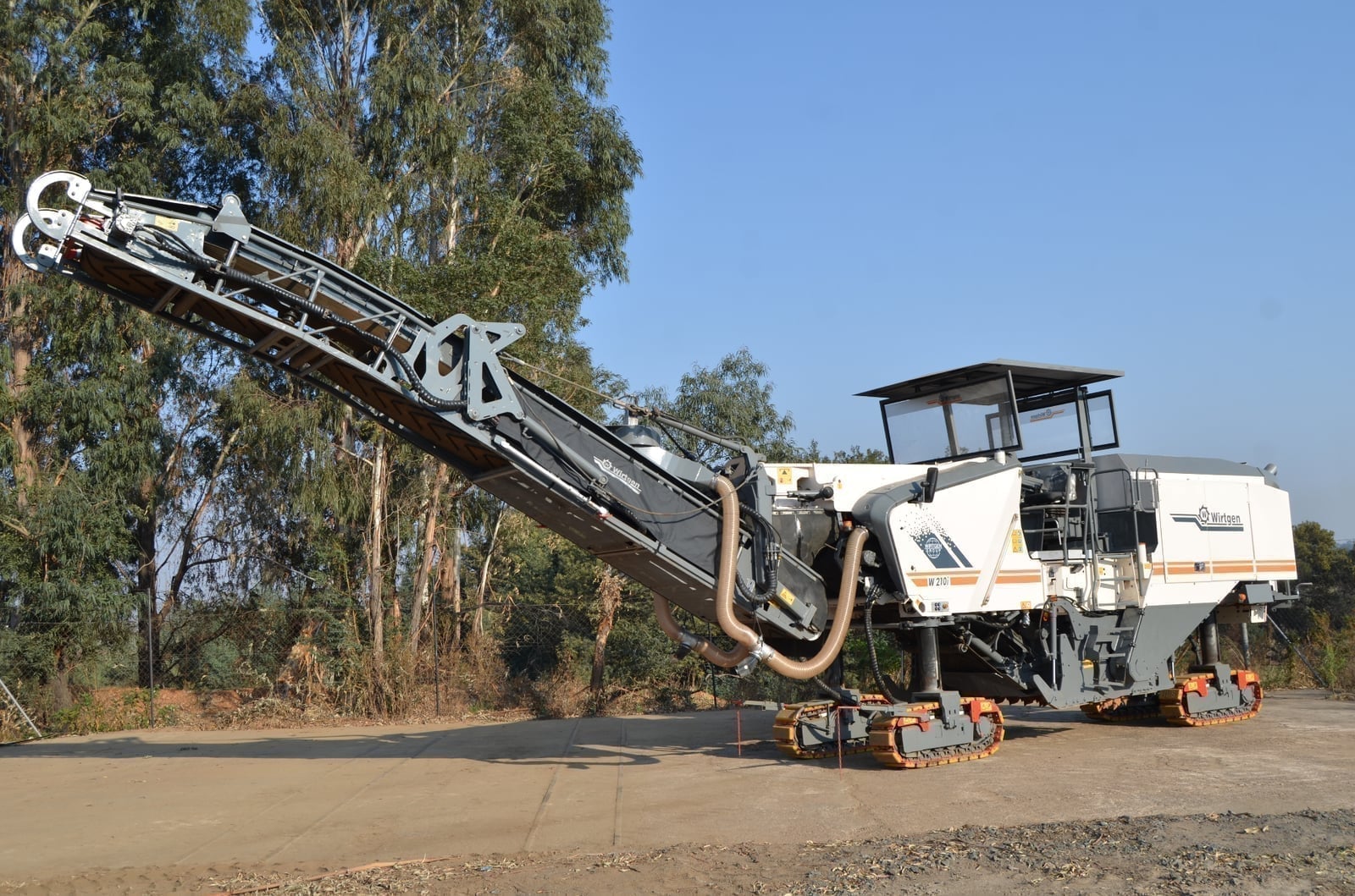 T008 - 2013 Wirtgen W210 - Image 2