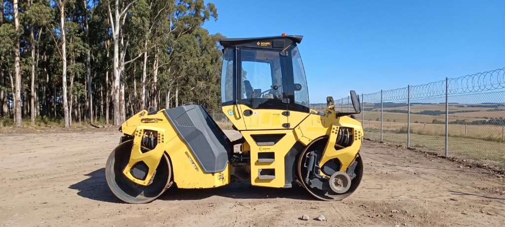 T027 - 2015 Bomag BW161 AD-5