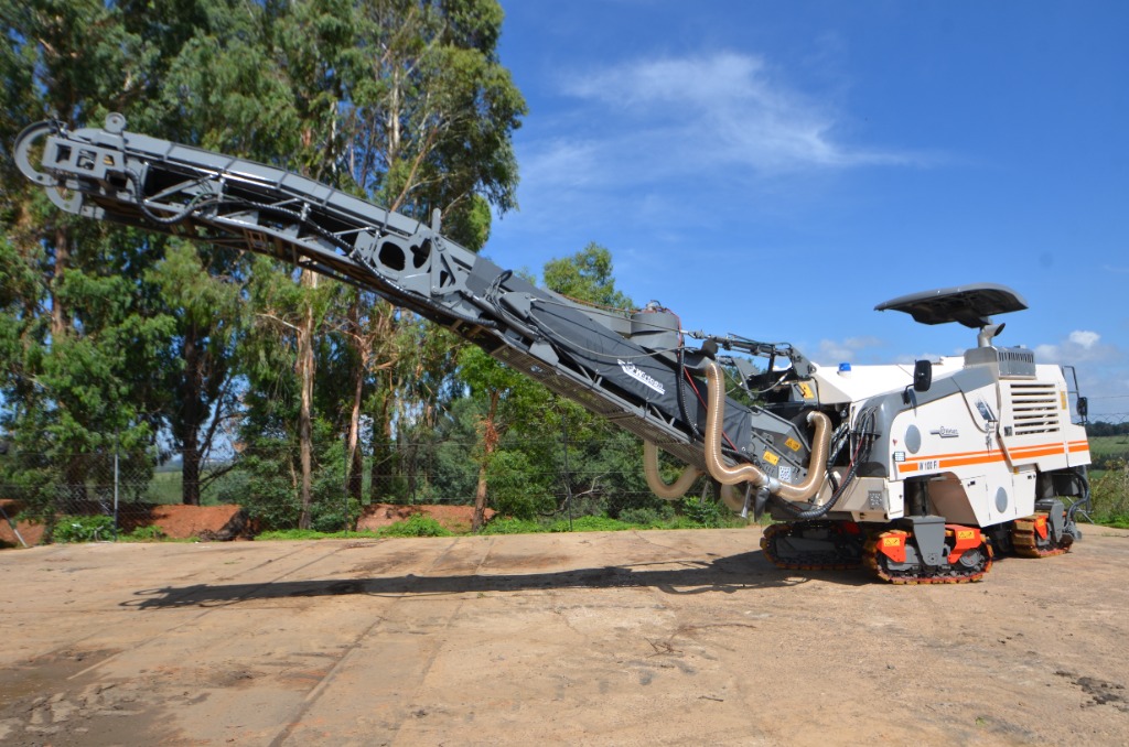 T040 - 2015 Wirtgen W100F